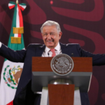 En México se garantizan las libertades, dice AMLO por marcha de la Marea Rosa